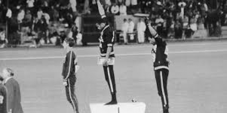  Tommie Smith et John Carlos aux Jeux de Mexico en 1968